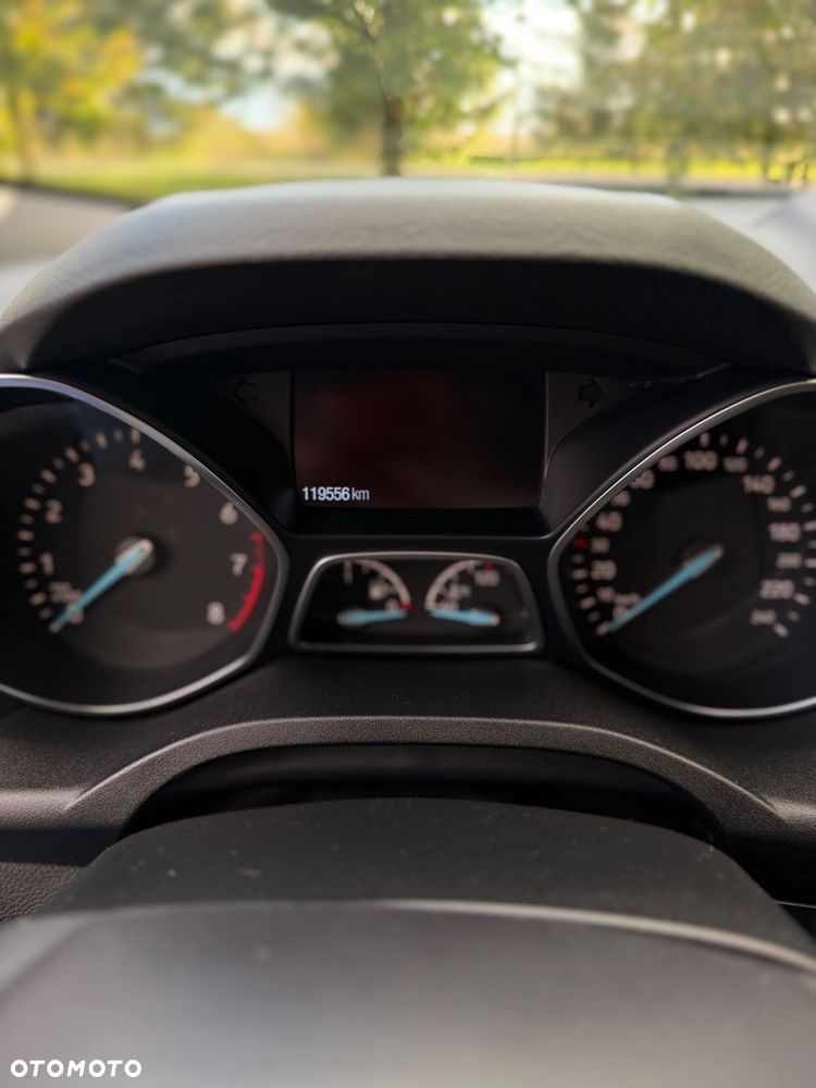 Ford Kuga - 34
