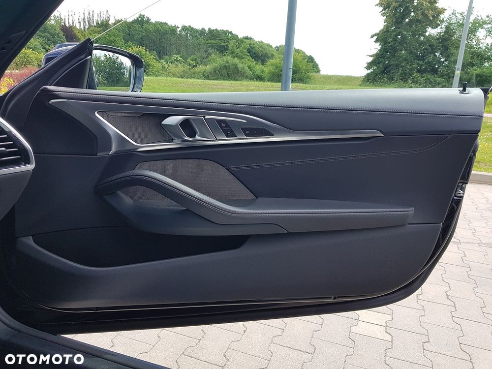 BMW Seria 8 - 15