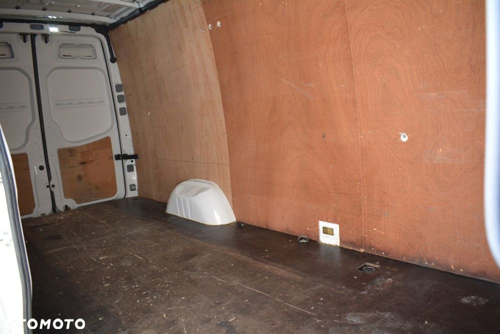 Volkswagen CRAFTER 35 2.0 TDI 109KM MAXI - 29
