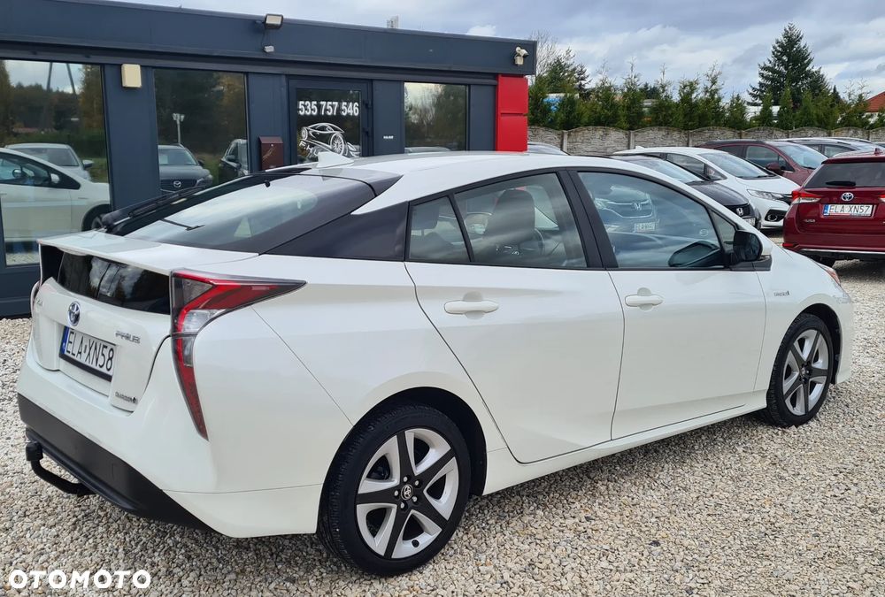 Toyota Prius Hybrid - 8