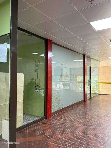 Loja comercial no Centro Comercial do Lumiar (Lisboa) - Grande imagem: 4/8