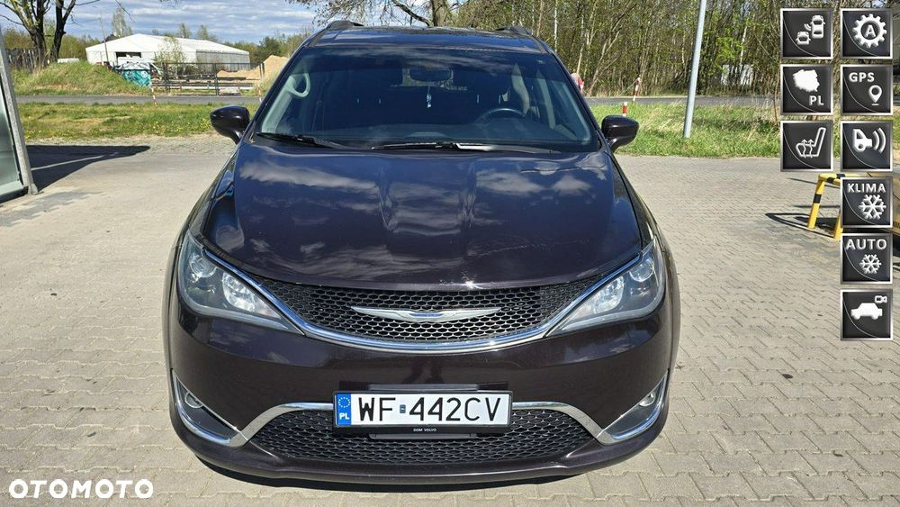 Chrysler Pacifica - 1