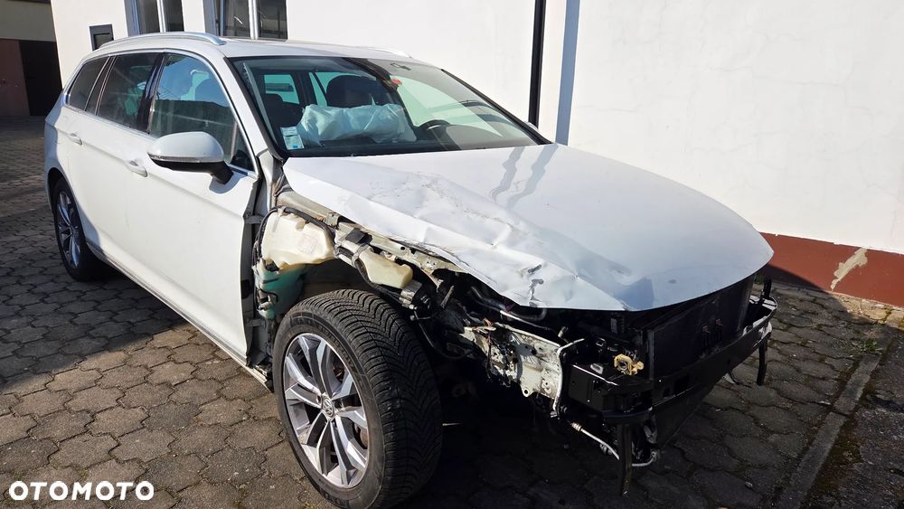 Volkswagen Passat 2.0 TDI SCR (BlueMotion Tech) 4Motion D Highline - 6