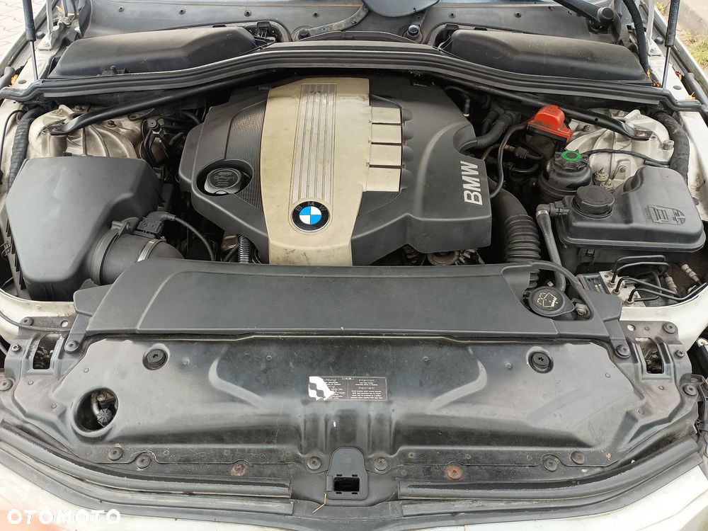 BMW Seria 5 520d - 14
