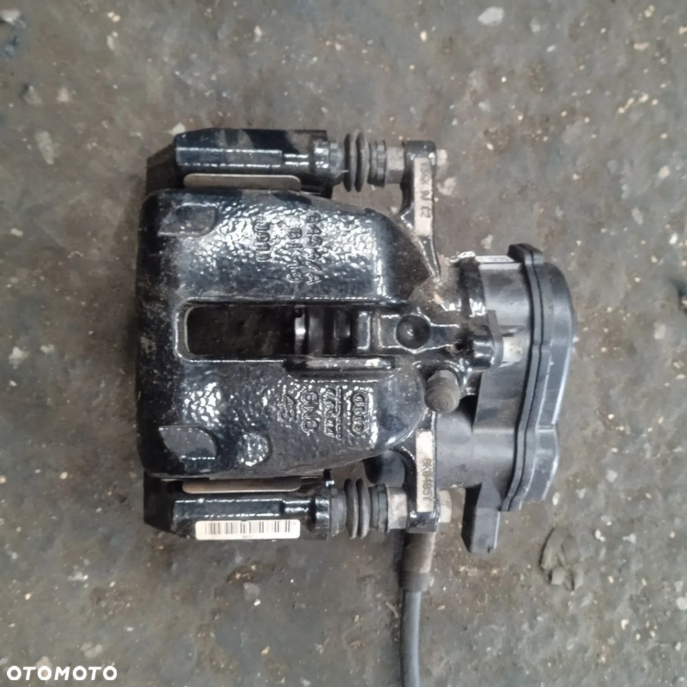 Zacisk tylny A4 B8 - 1