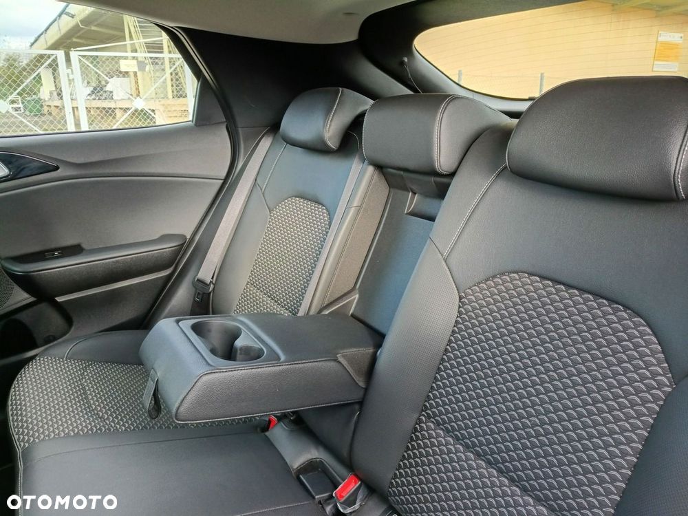 Kia XCeed 1.5 T-GDI Business Line DCT - 16