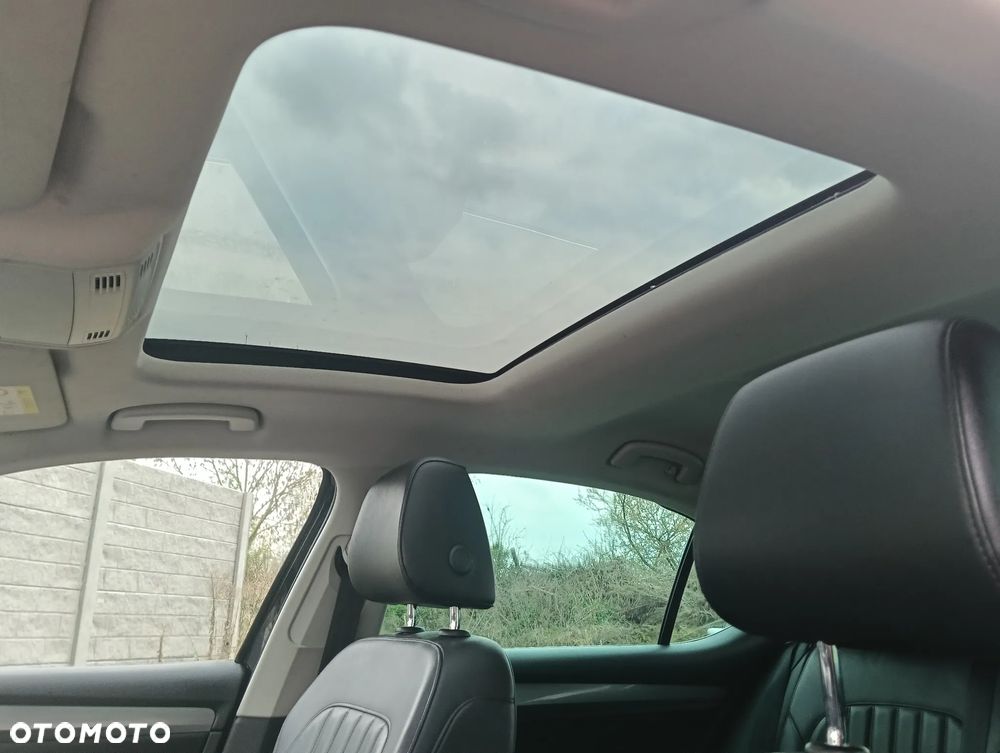 Skoda Superb 2.0 TDI DSG L&K - 11