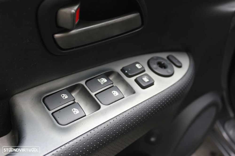 Kia Carens 2.0 CRDi Mood - 10