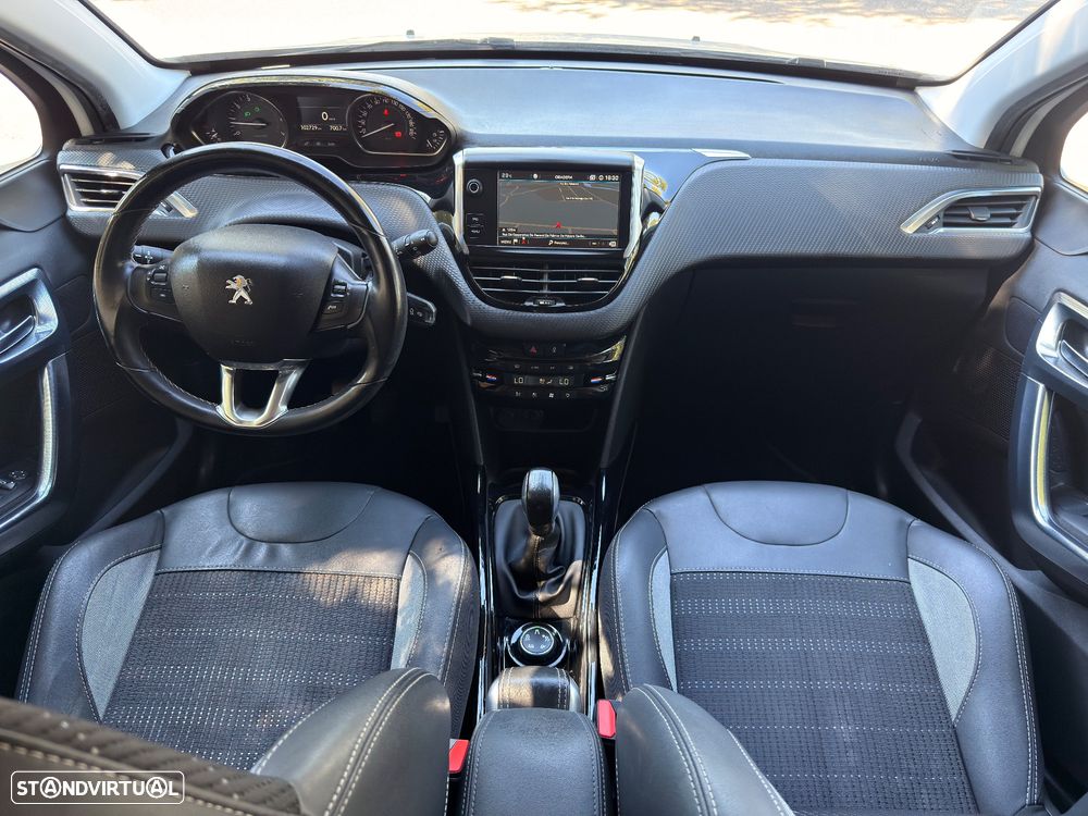 Peugeot 2008 1.2 PureTech Allure - 23