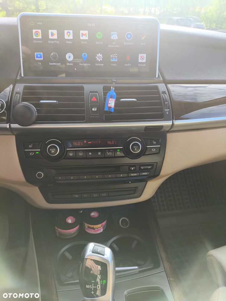 BMW X5 4.8i - 4