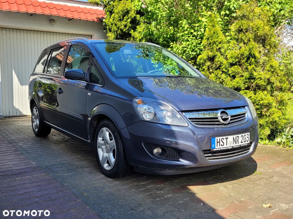 Opel Zafira 1.8 Family Plus - 1
