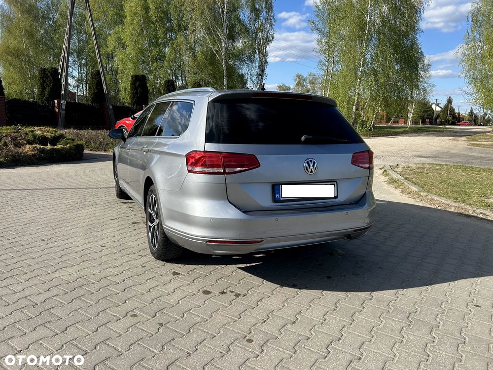 Volkswagen Passat - 11