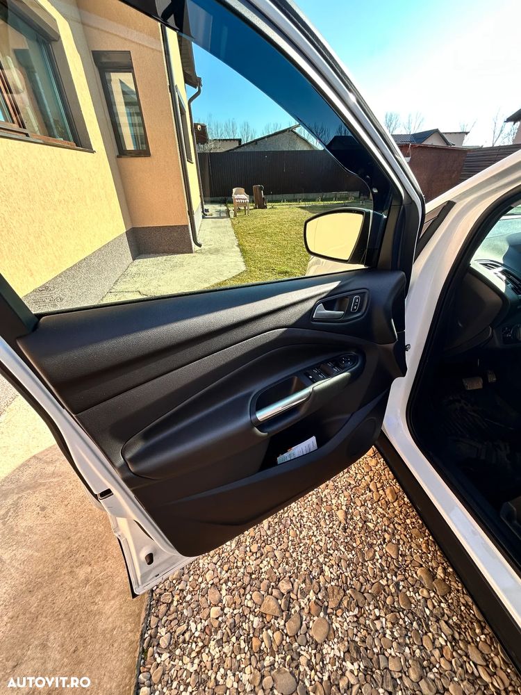 Ford Kuga 2.0 TDCi 4WD Powershift ST-Line - 11