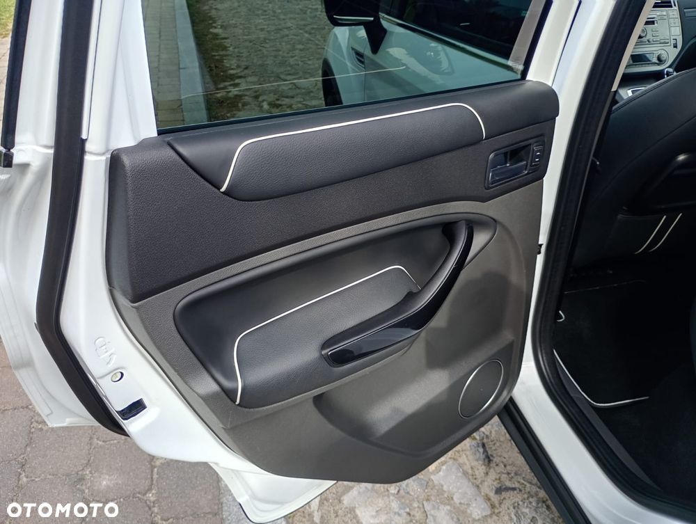 Ford Kuga 2.5 4x4 Individual - 28