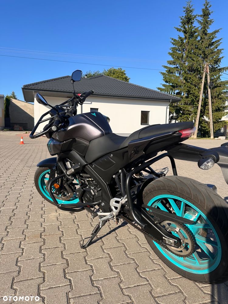 Yamaha MT - 4