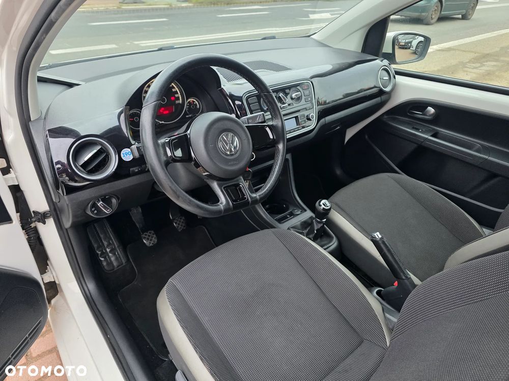 Volkswagen up! 1.0 take - 9
