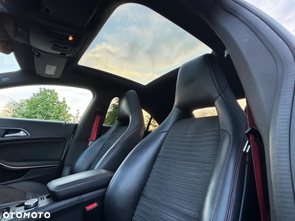 Mercedes-Benz CLA 250 7G-DCT AMG Line - 15