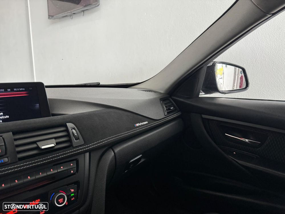 BMW 320 d Auto Pack M - 32