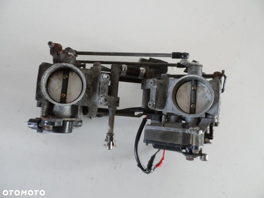 SUZUKI DL 1000 2004r przepustnice, wtryski TPS - 4