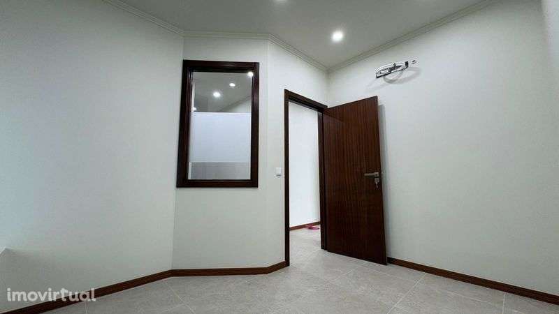 2 salas de escritório para arrendar - Grande imagem: 3/9