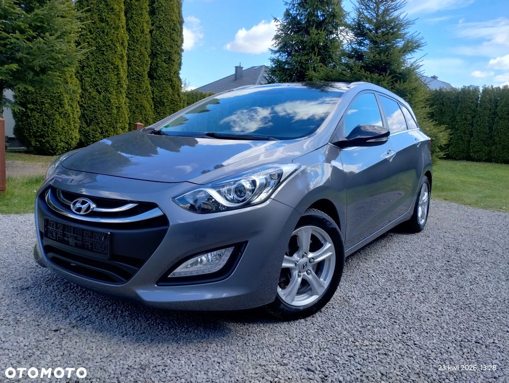 Hyundai i30 1.6 CRDi Fifa World Cup Edition - 1
