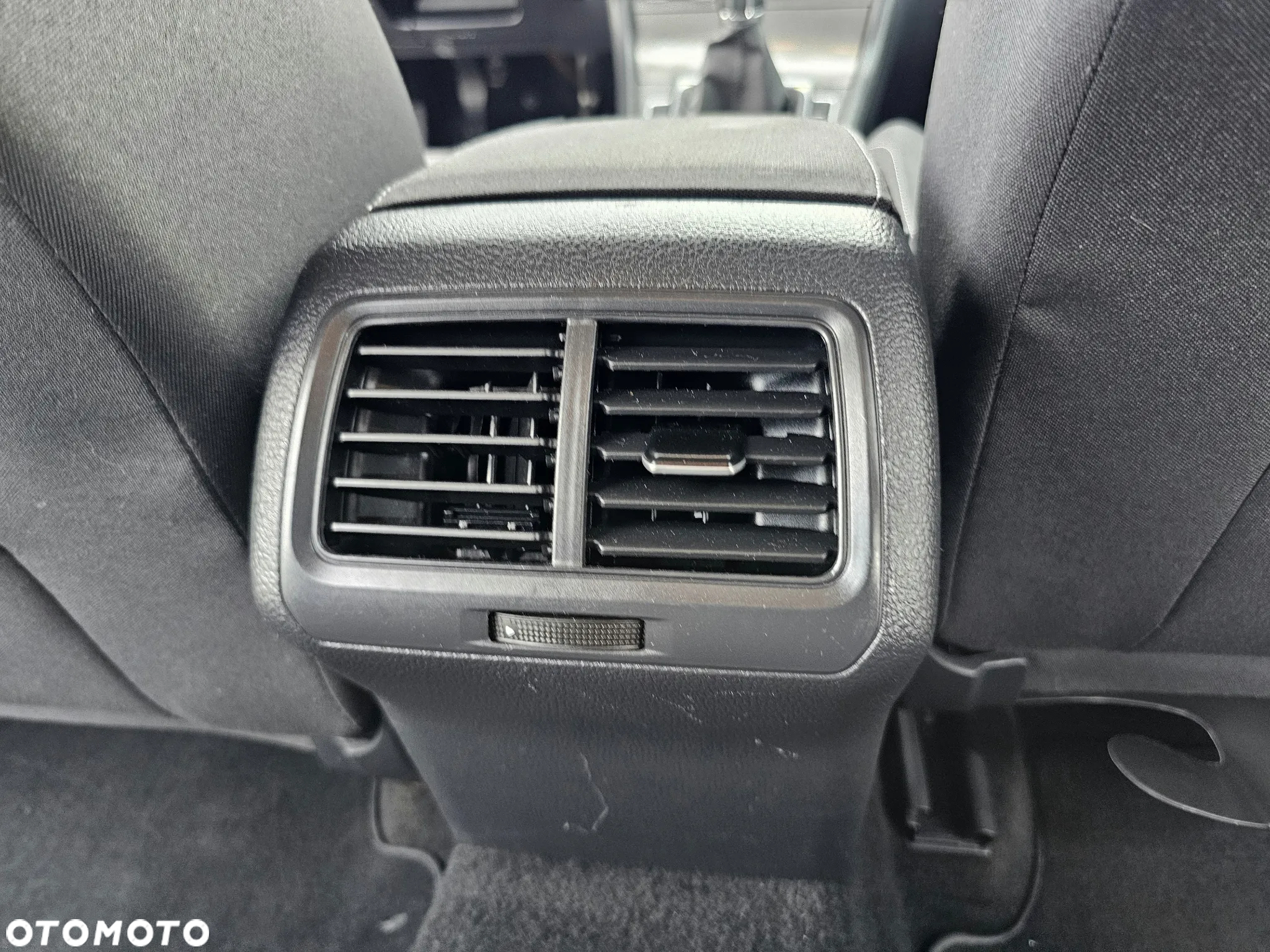 Volkswagen Golf VII 1.2 TSI BMT Trendline - 16