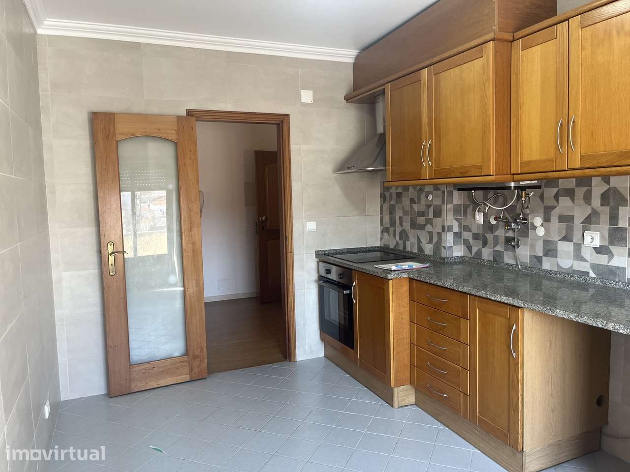 Apartamento T3 | Centro do Bombarral c/ Varanda e 2 Lugares de Garagem - Grande imagem: 5/29