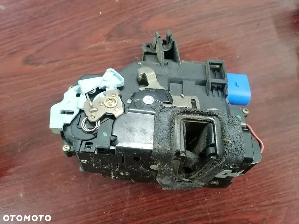 Zamek Drzwi Lewy/Prawy Przód Audi VW Skoda Seat 3D1837015 3D1837016 - 3