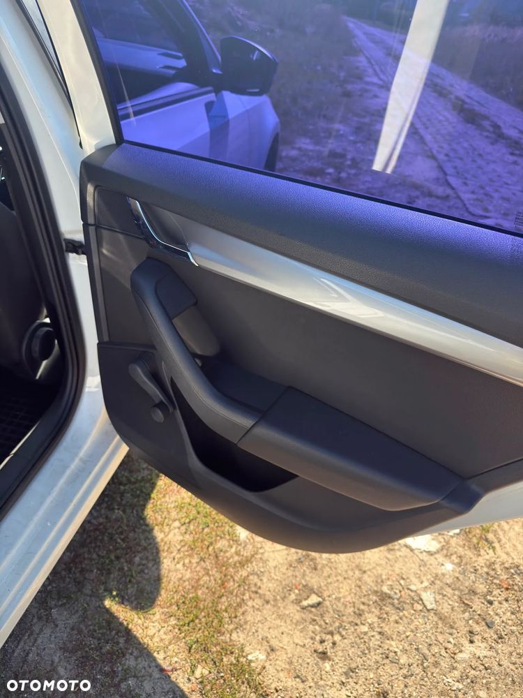 Skoda Octavia 1.6 TDI Ambiente - 6