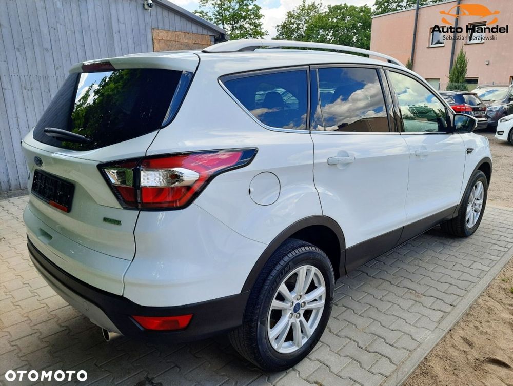Ford Kuga 1.5 EcoBoost 2x4 Titanium - 16