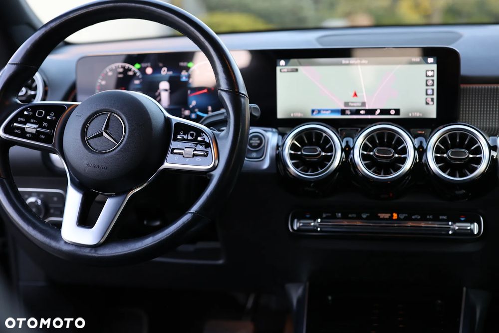 Mercedes-Benz GLB - 9