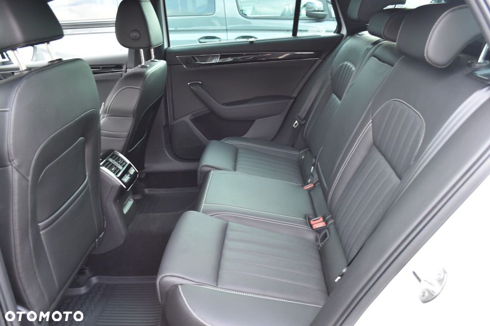 Skoda Superb 2.0 TSI L&K DSG - 32