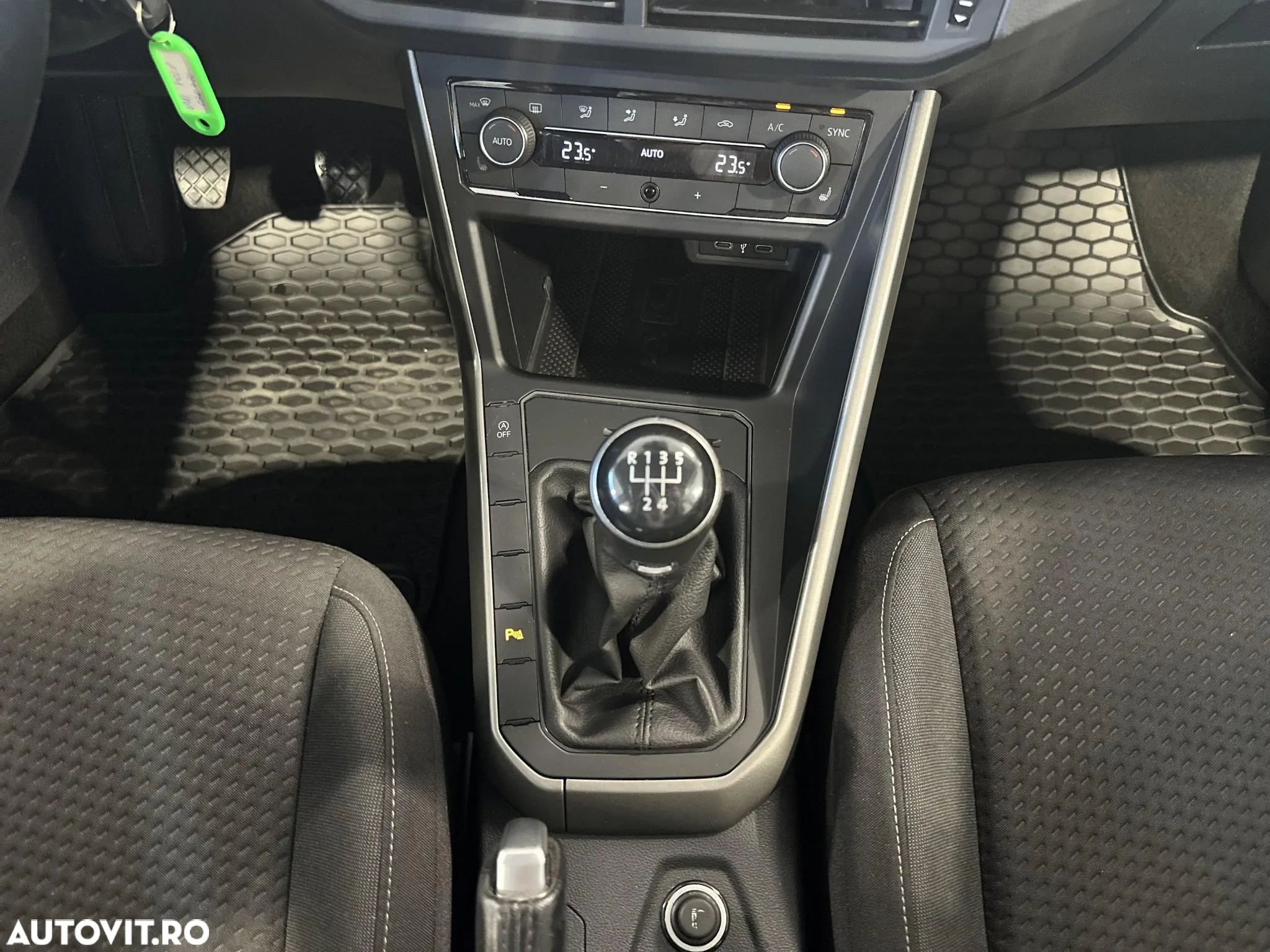 Volkswagen Polo - 17