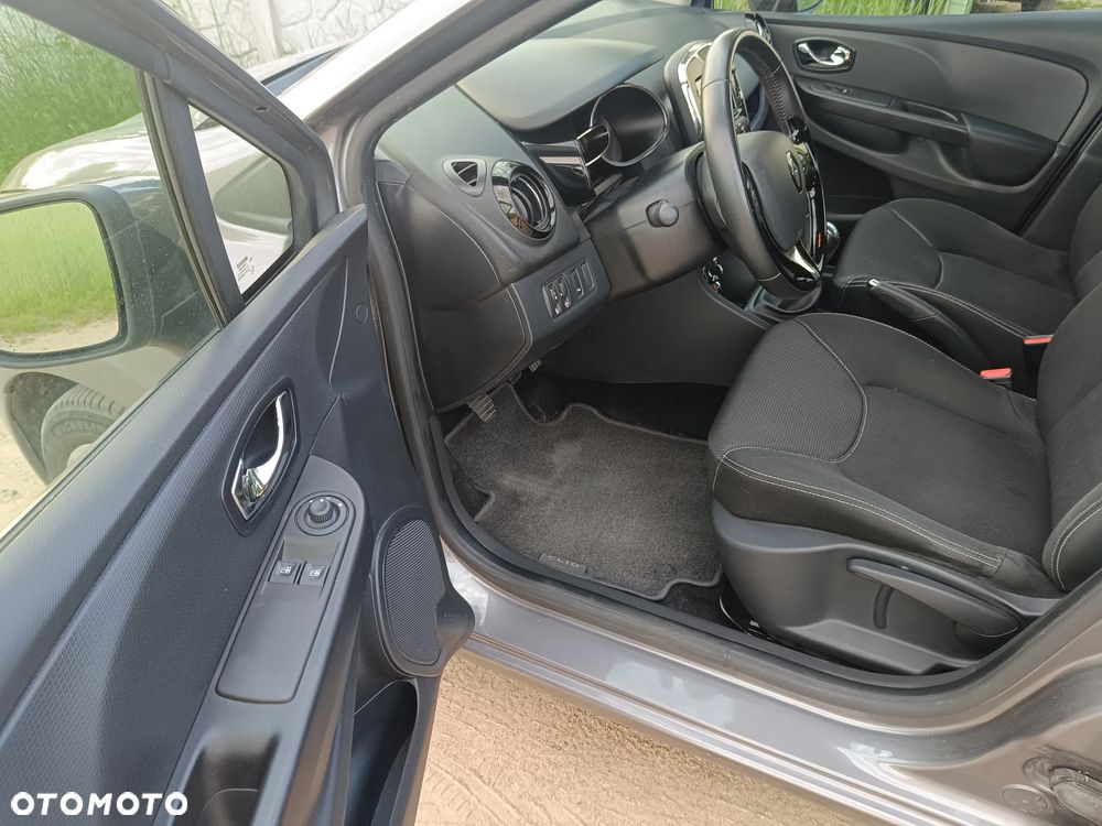 Renault Clio - 32