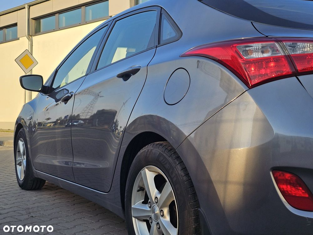 Hyundai i30 1.4 CRDi Premium - 9