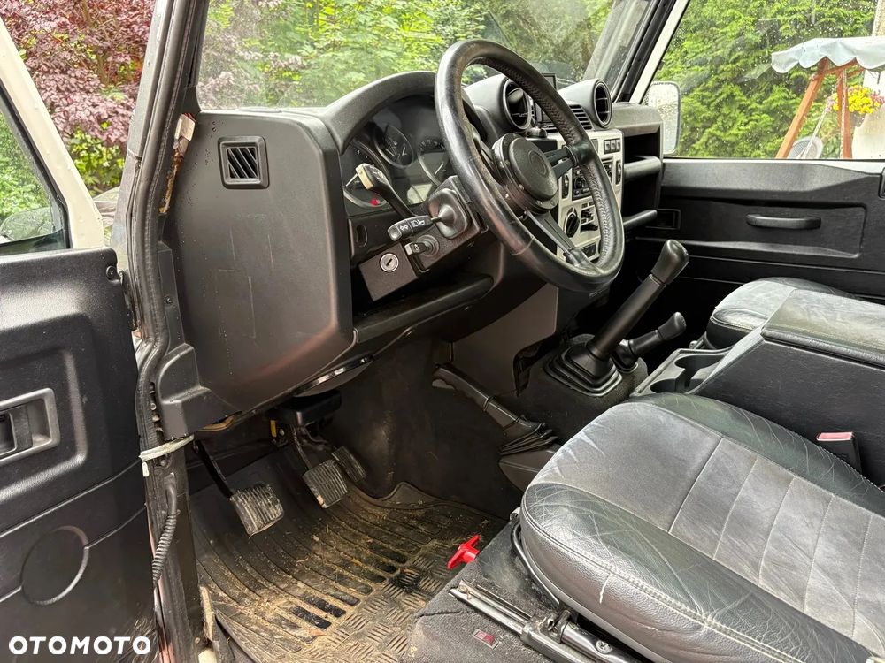 Land Rover Defender 110 SE - 22