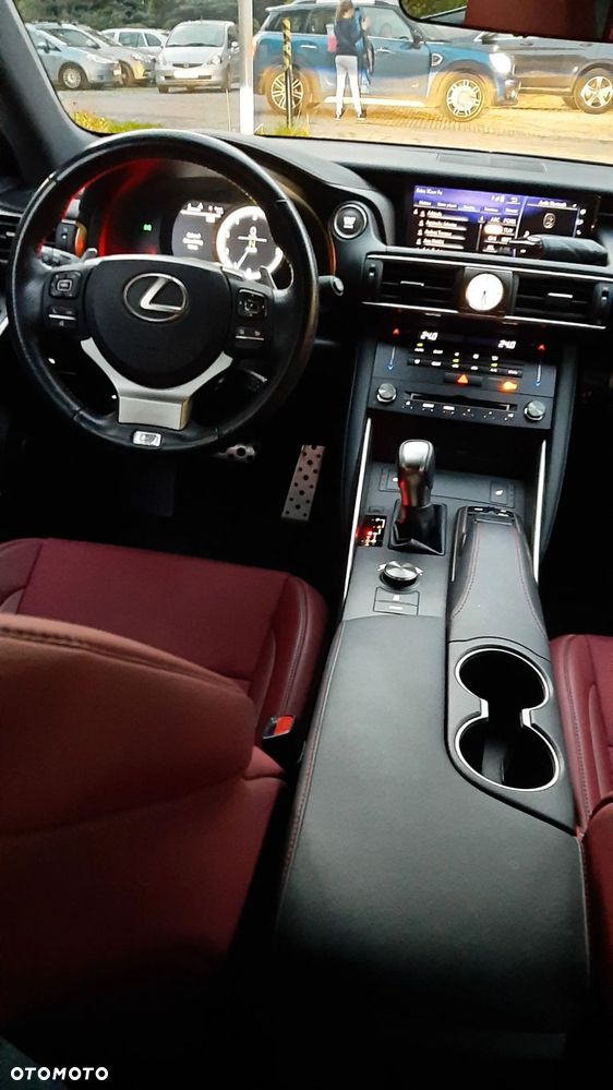 Lexus IS 200t F Sport - 16
