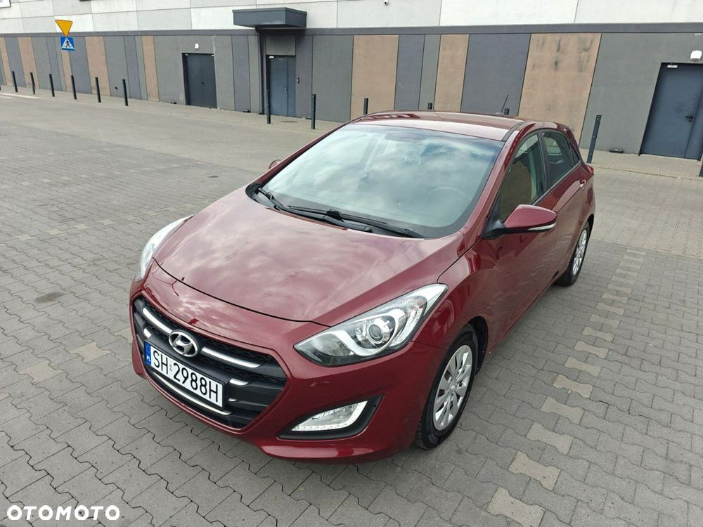 Hyundai i30 blue 1.6 CRDi Trend