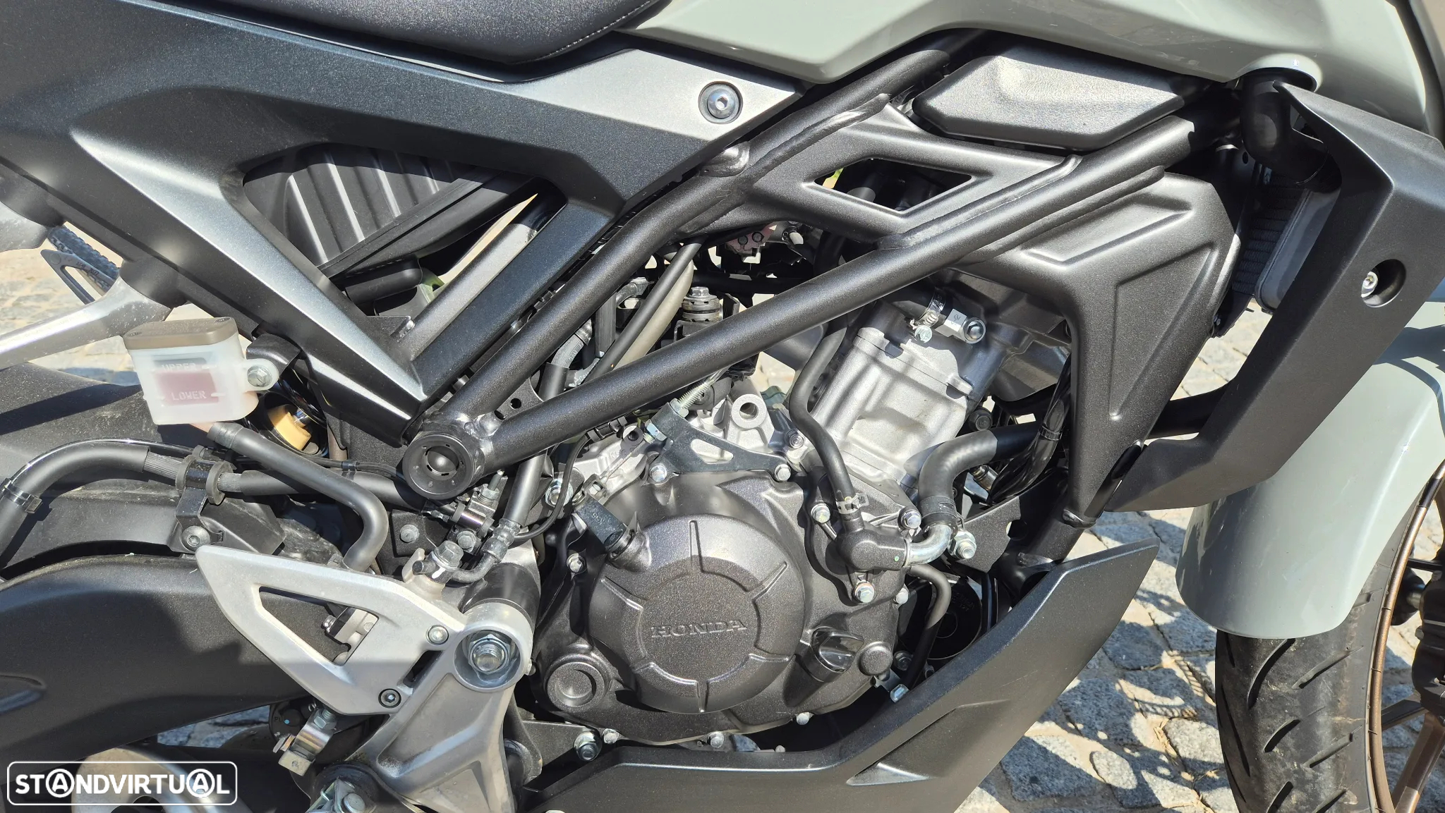 Honda CB R - 7