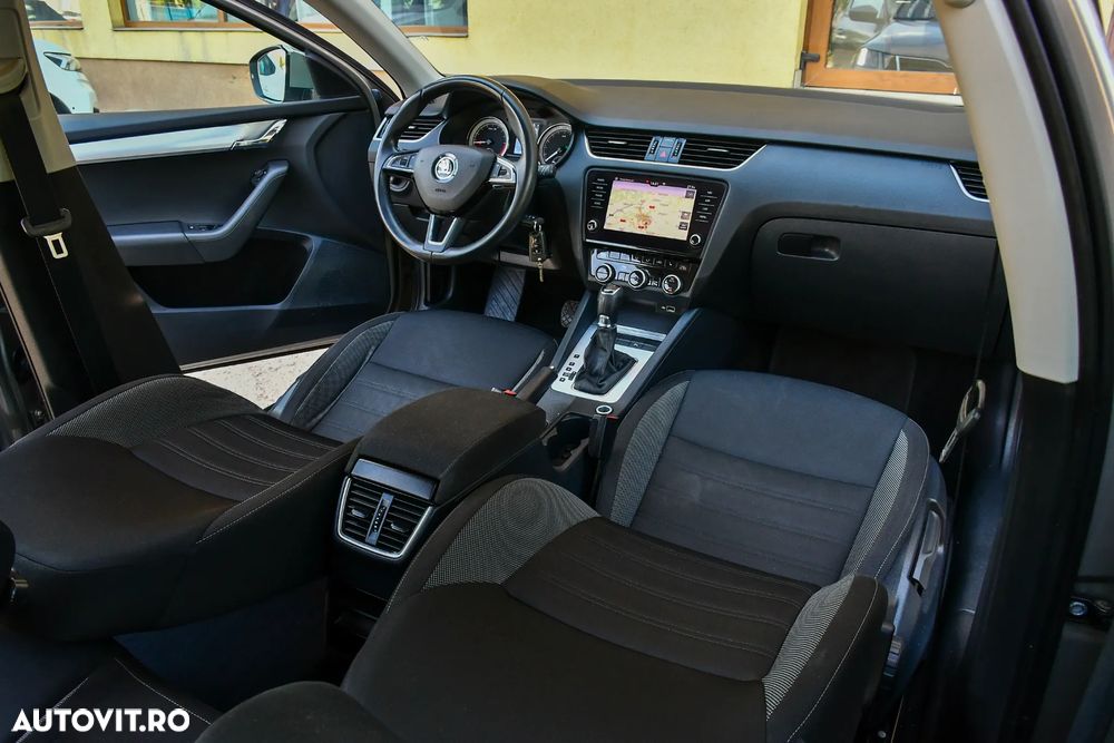 Skoda Octavia 1.6 TDI DSG Ambition - 8