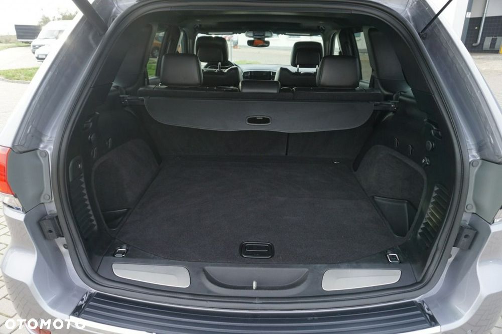 Jeep Grand Cherokee - 11