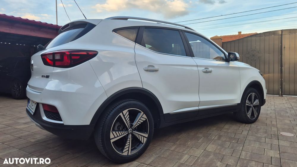 MG ZS EV Luxury - 29