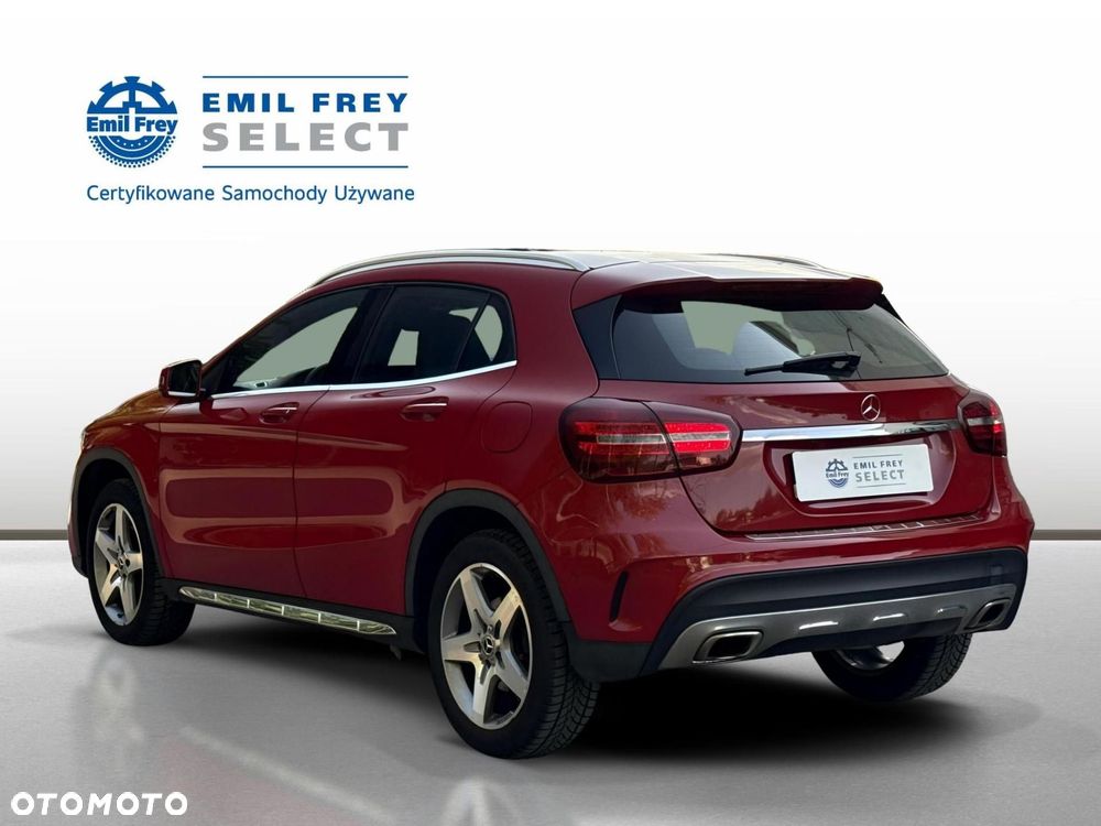 Mercedes-Benz GLA - 4