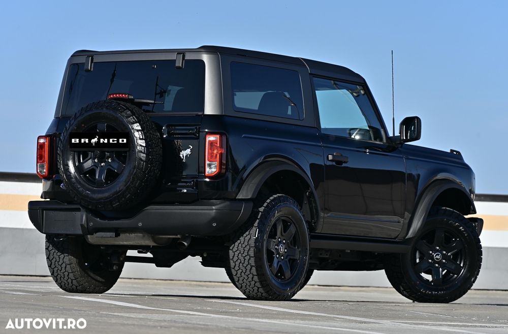 Ford Bronco - 4