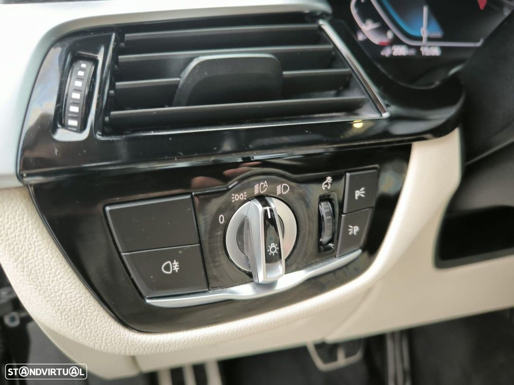 BMW 520 e Pack M - 13