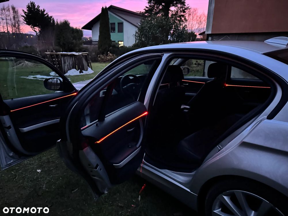 BMW Seria 3 320i Edition Exclusive - 26