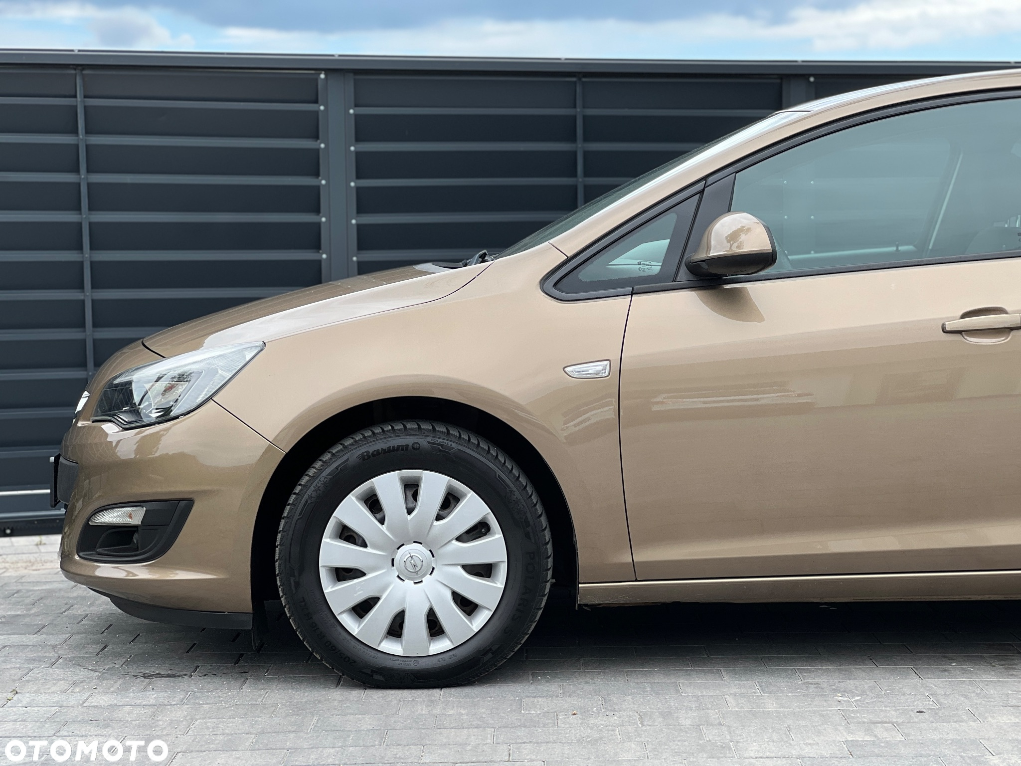 Opel Astra IV 1.4 T Essentia - 28
