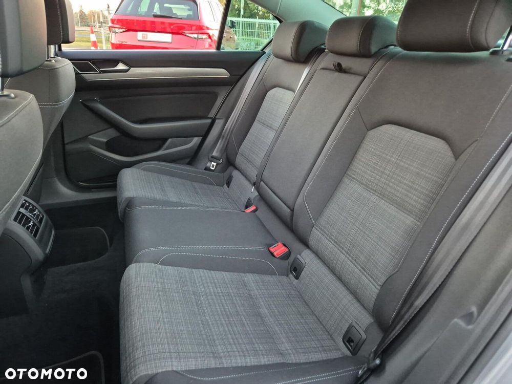 Volkswagen Passat 2.0 TDI EVO Business DSG - 15