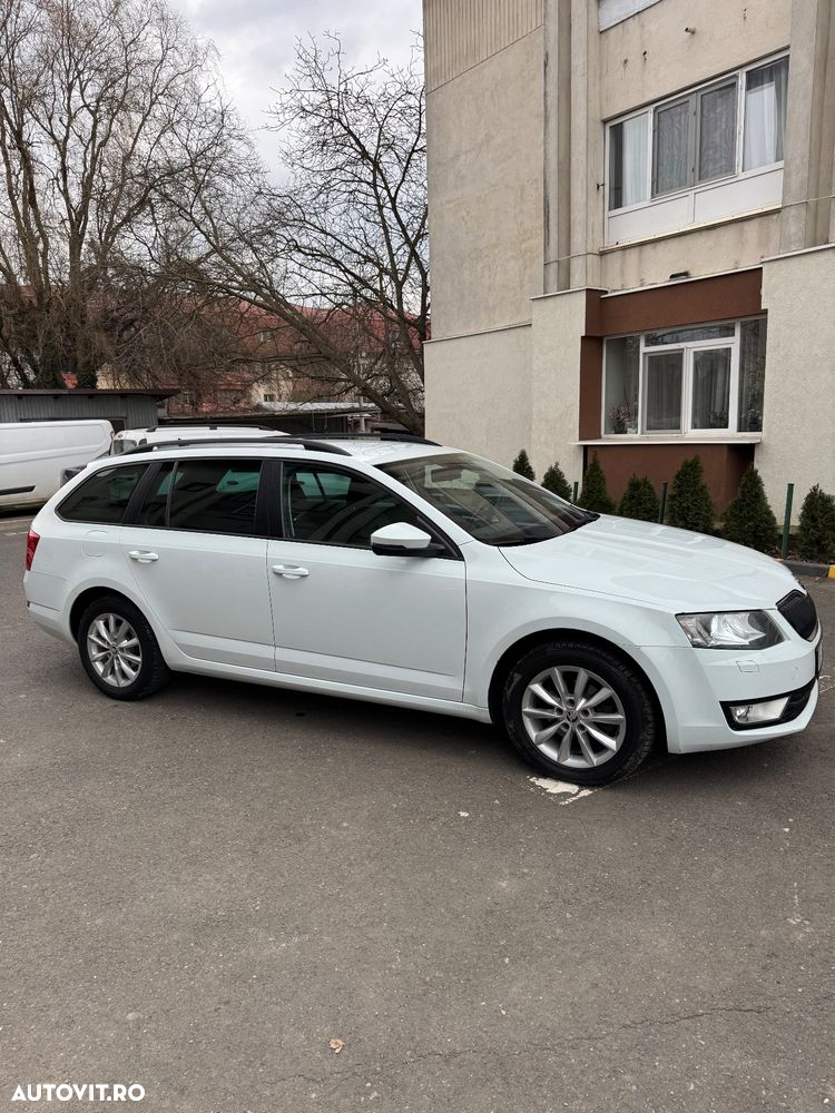 Skoda Octavia 1.6 TDI DSG Ambition - 11