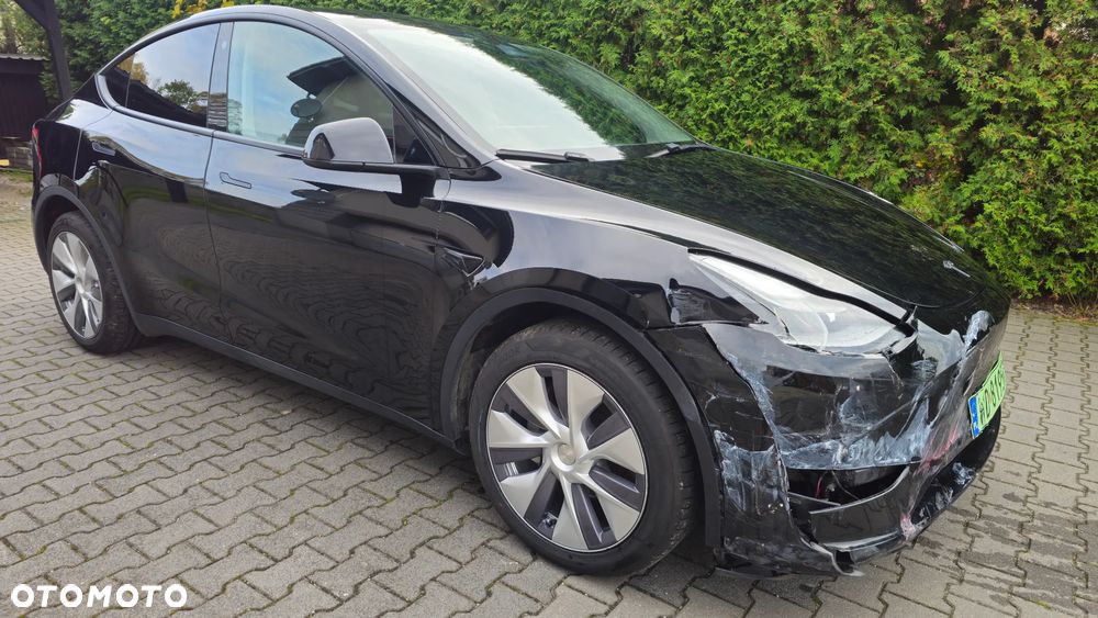 Tesla Model Y 2024 photo 3